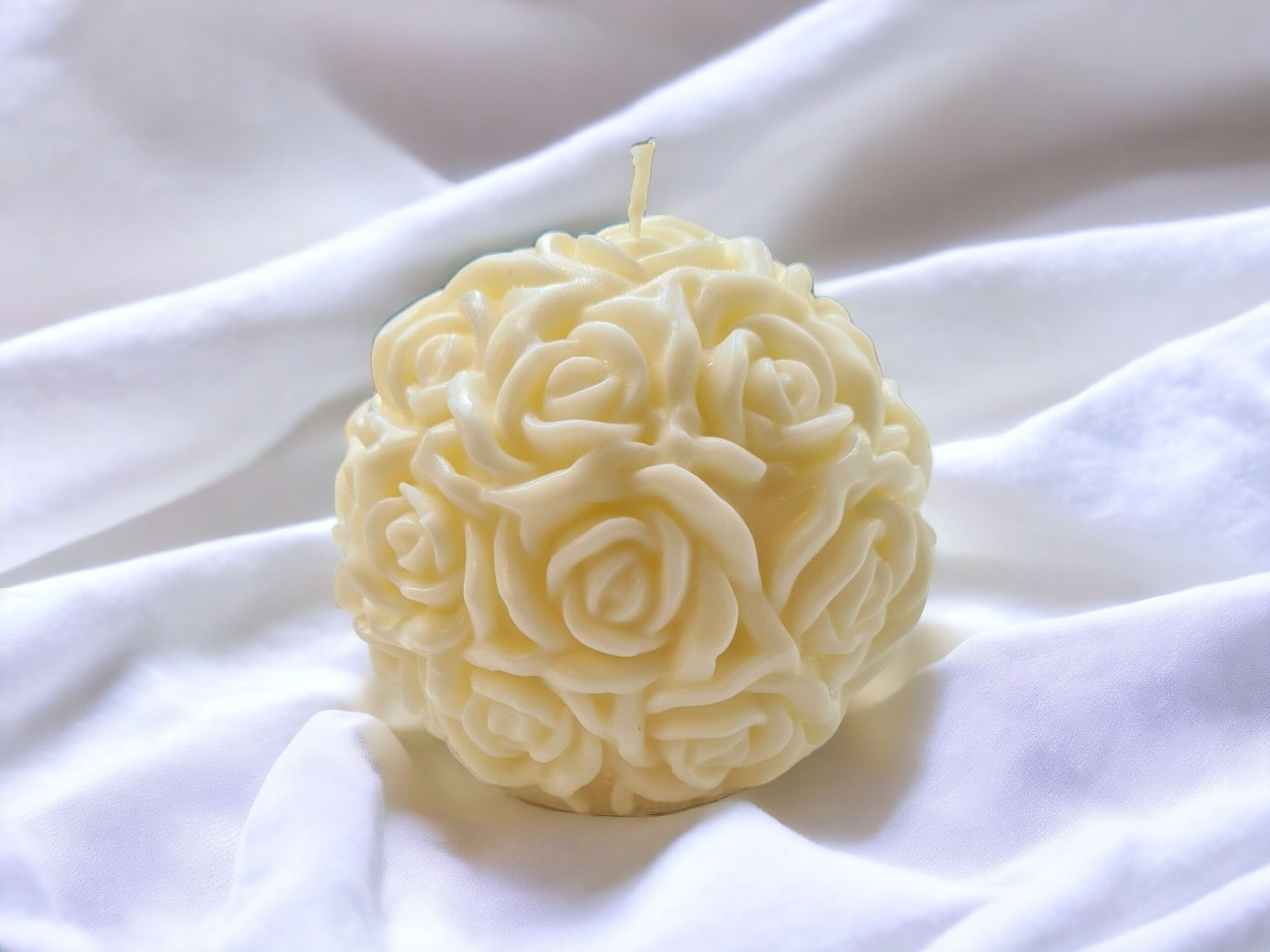 Candela Mazzo di Rose in cera di soia naturale - immagine 2